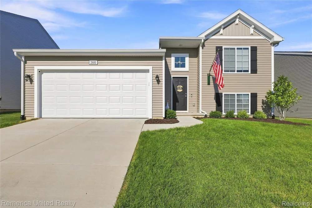 2881 Jordan River Drive Handy Township, MI 48836