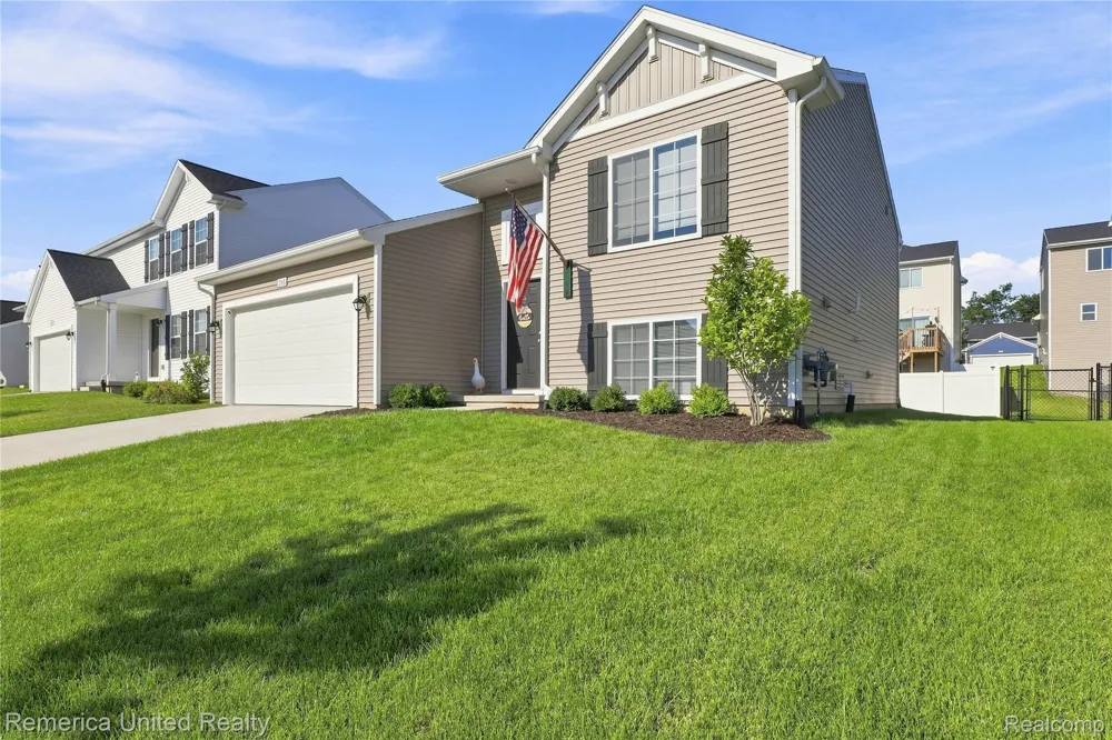 2881 Jordan River Drive Handy Township, MI 48836