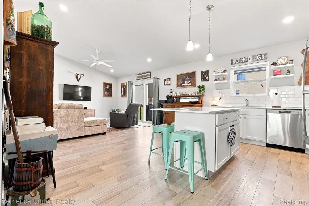 2881 Jordan River Drive Handy Township, MI 48836