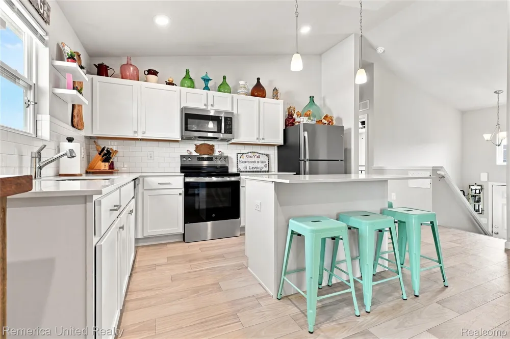 2881 Jordan River Drive Handy Township, MI 48836