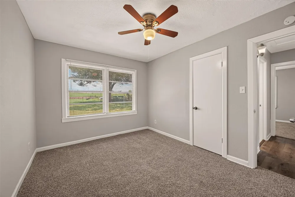 2422 Florence Street La Marque, TX 77568