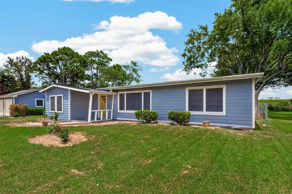 2422 Florence Street La Marque, TX 77568