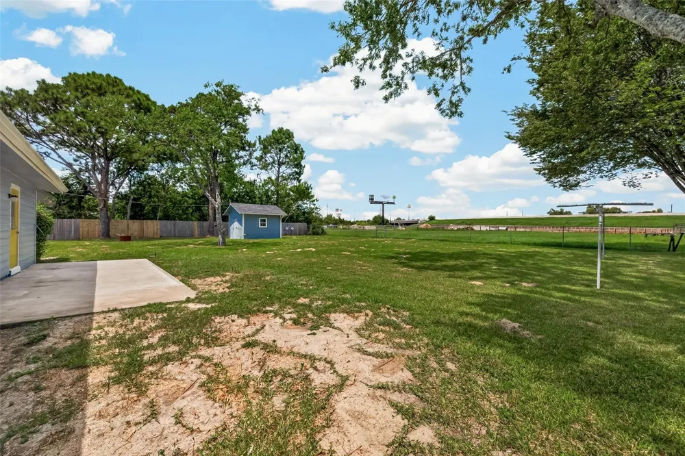 2422 Florence Street La Marque, TX 77568