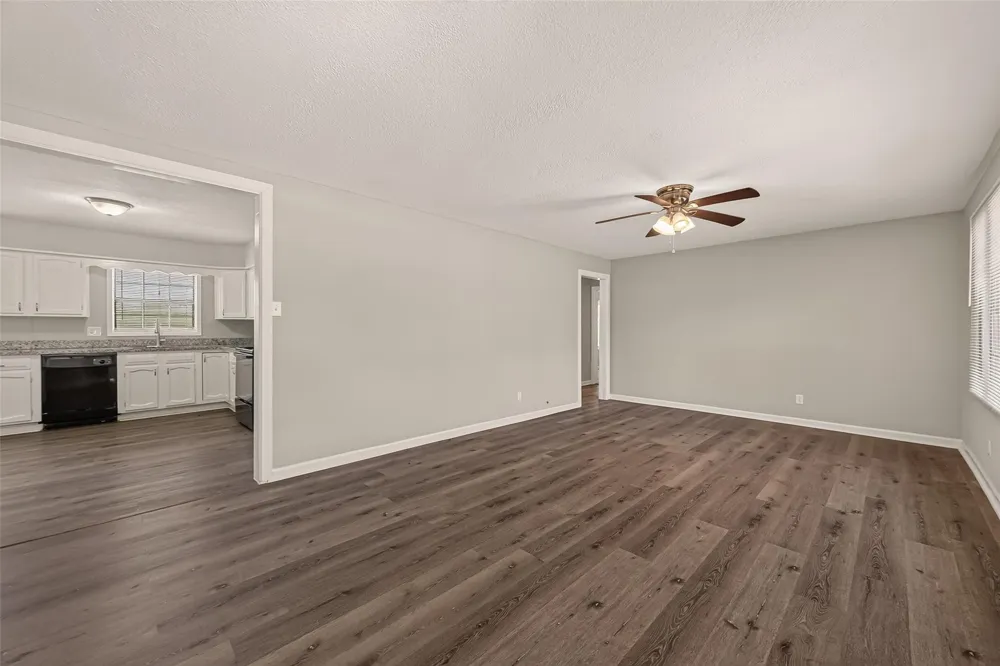 2422 Florence Street La Marque, TX 77568