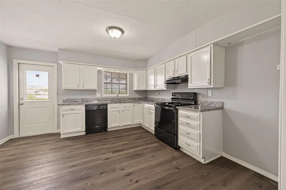 2422 Florence Street La Marque, TX 77568