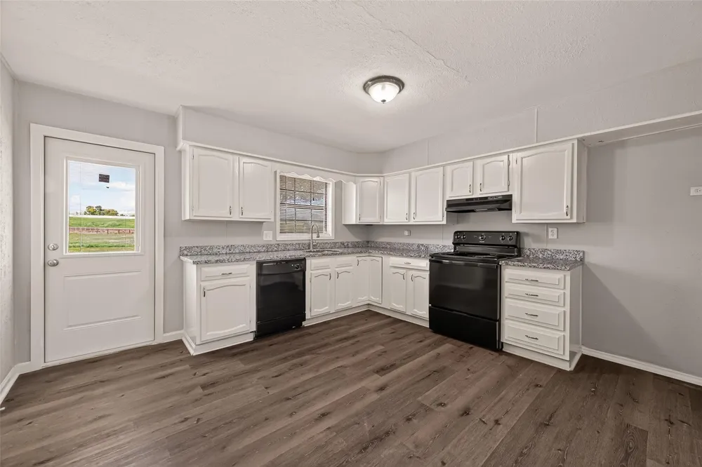 2422 Florence Street La Marque, TX 77568