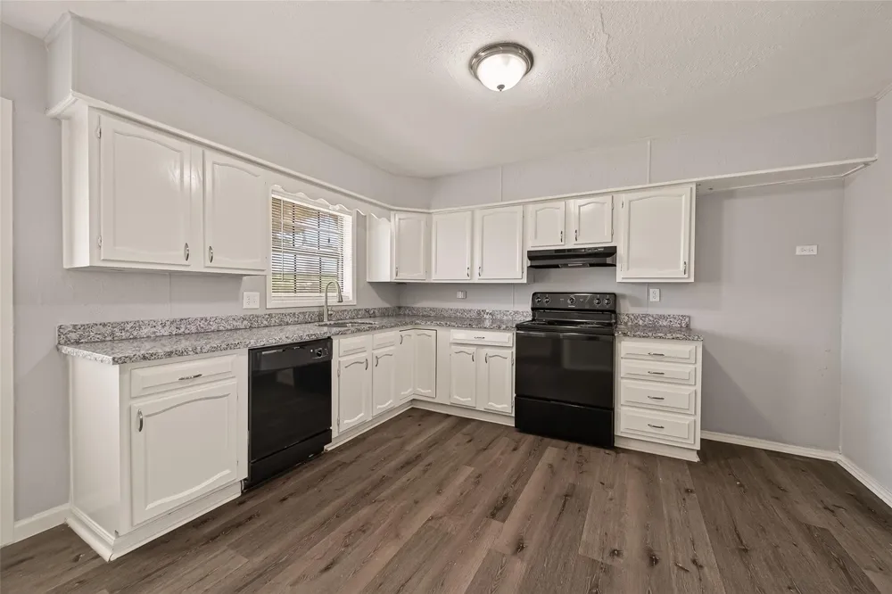 2422 Florence Street La Marque, TX 77568