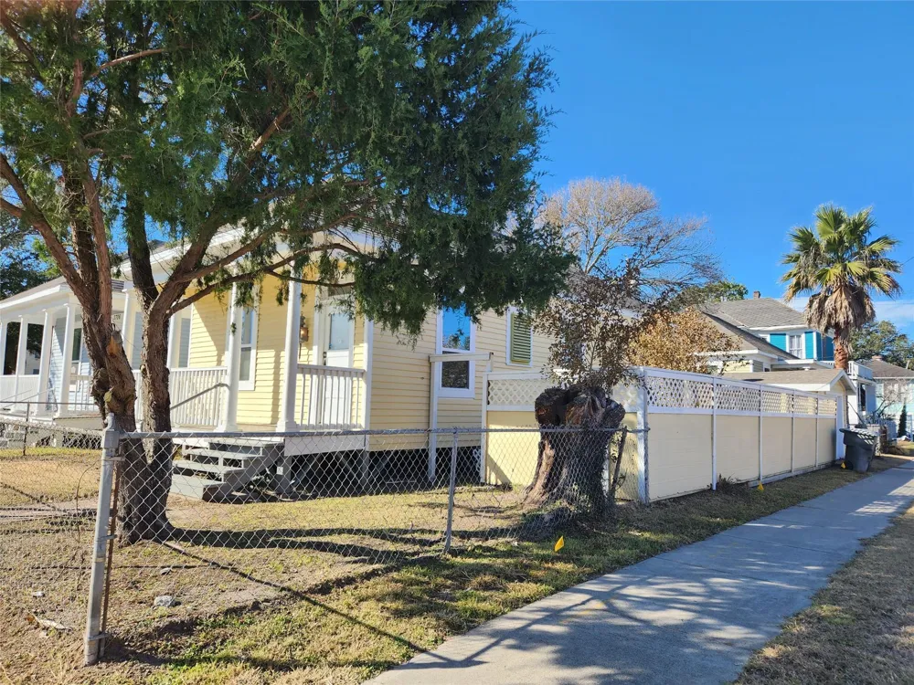 3712 Avenue O Galveston, TX 77550
