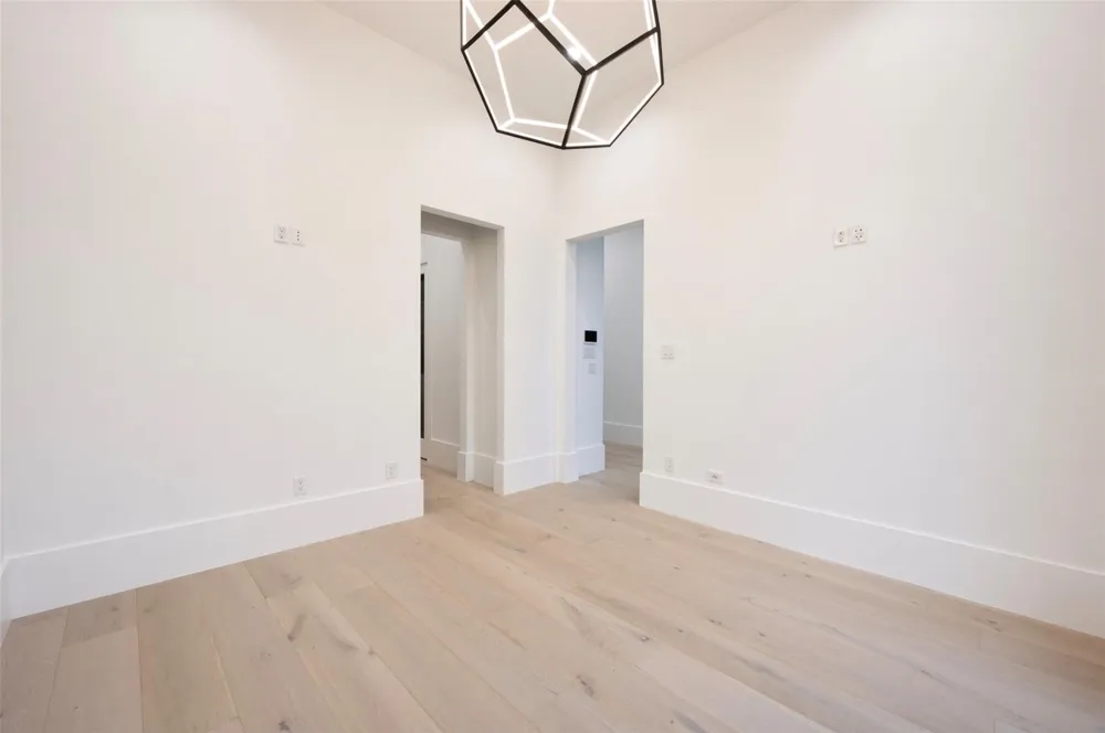 3957 Charleston Street Houston, TX 77021