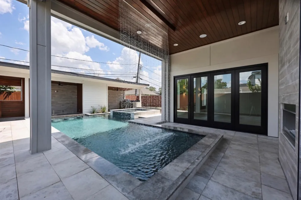 3957 Charleston Street Houston, TX 77021
