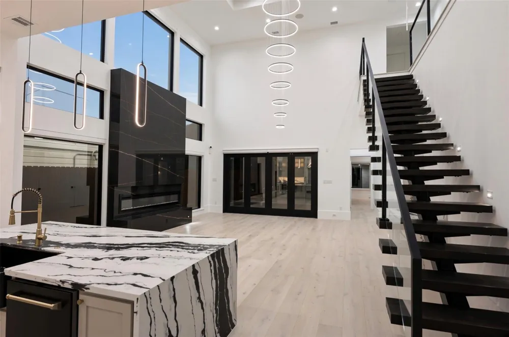 3957 Charleston Street Houston, TX 77021