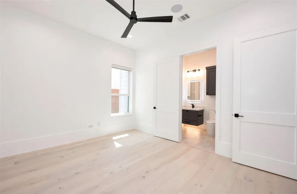3957 Charleston Street Houston, TX 77021