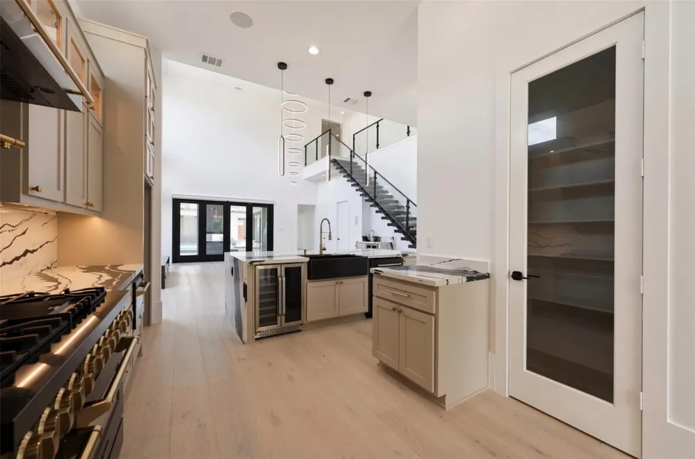 3957 Charleston Street Houston, TX 77021