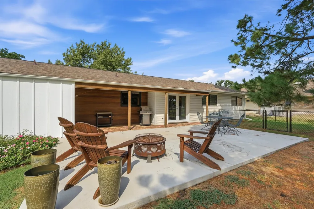 722 Kiowa Drive W Lake Kiowa, TX 76240