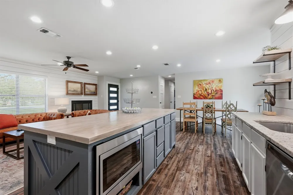722 Kiowa Drive W Lake Kiowa, TX 76240