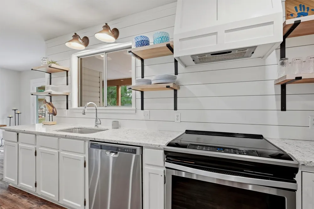 722 Kiowa Drive W Lake Kiowa, TX 76240
