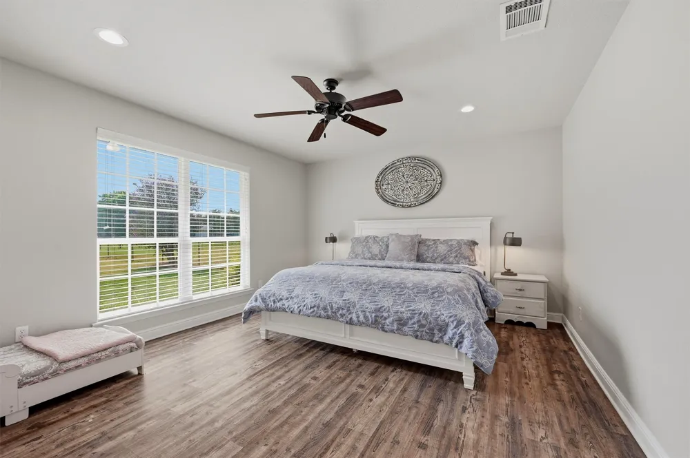 722 Kiowa Drive W Lake Kiowa, TX 76240