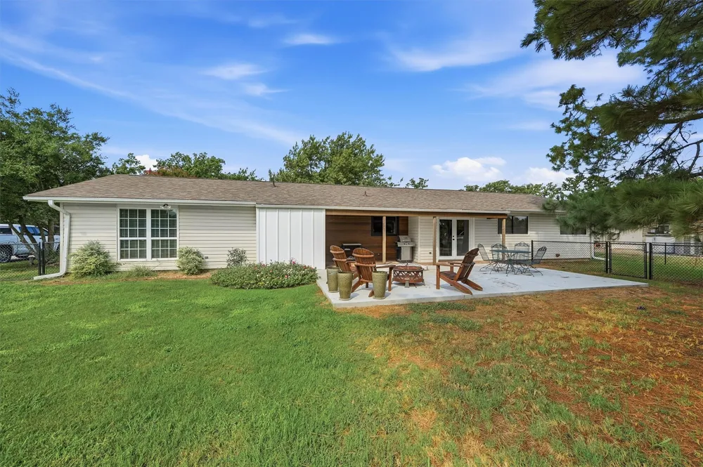 722 Kiowa Drive W Lake Kiowa, TX 76240