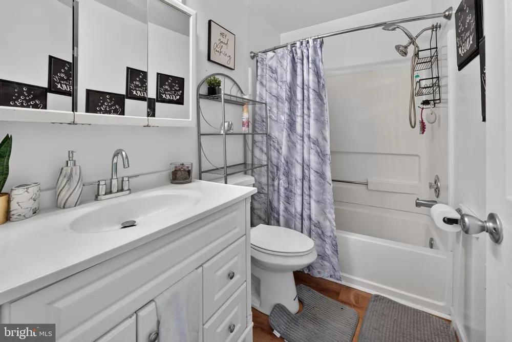 913 WOODCHIP ROAD Lumberton, NJ 08048