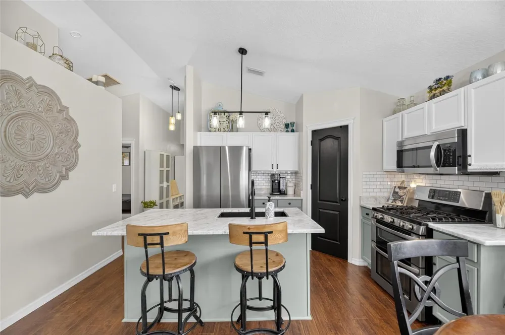 7629 DEVONBRIDGE GARDEN WAY Apollo Beach, FL 33572