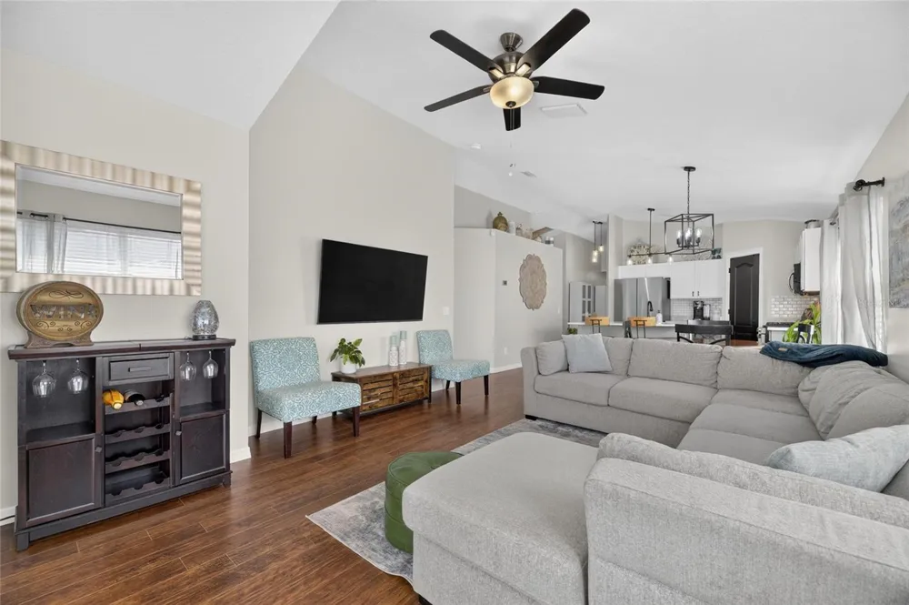 7629 DEVONBRIDGE GARDEN WAY Apollo Beach, FL 33572