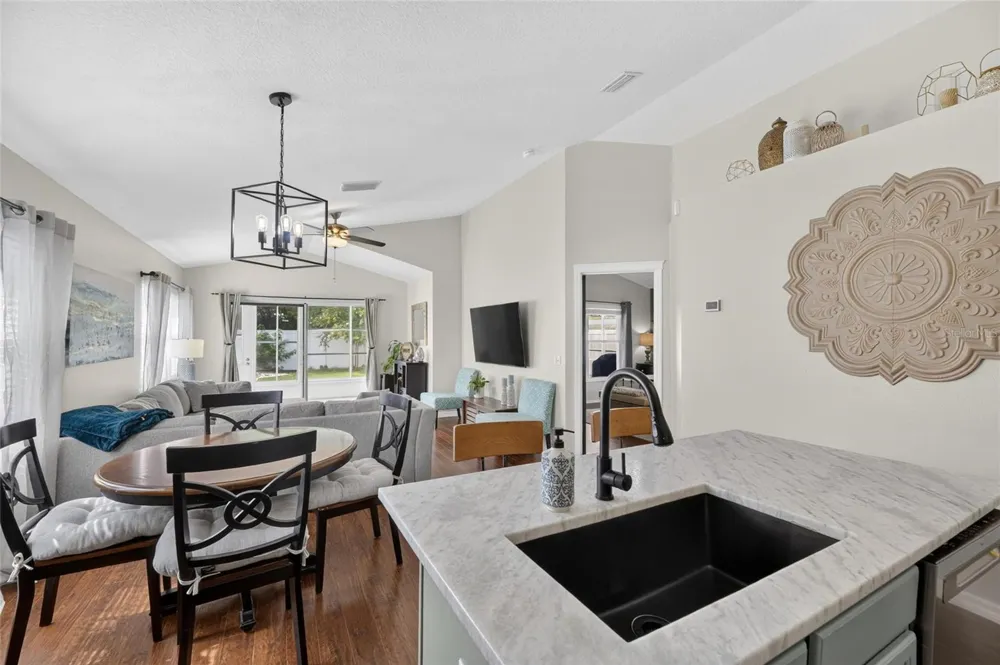 7629 DEVONBRIDGE GARDEN WAY Apollo Beach, FL 33572