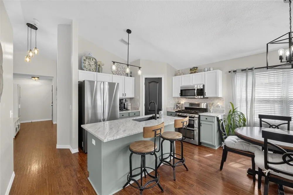 7629 DEVONBRIDGE GARDEN WAY Apollo Beach, FL 33572