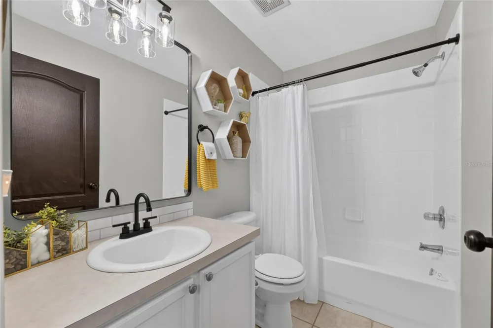 7629 DEVONBRIDGE GARDEN WAY Apollo Beach, FL 33572