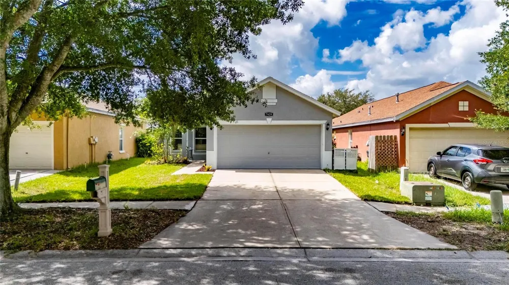 7629 DEVONBRIDGE GARDEN WAY Apollo Beach, FL 33572