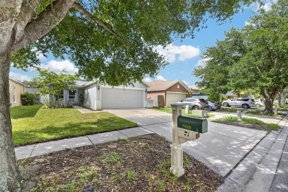7629 DEVONBRIDGE GARDEN WAY Apollo Beach, FL 33572