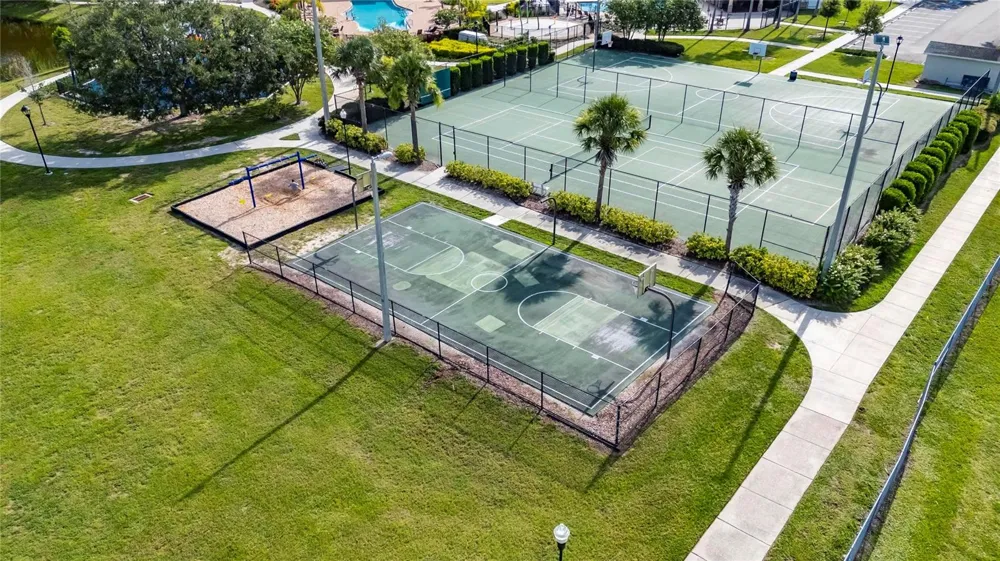 7629 DEVONBRIDGE GARDEN WAY Apollo Beach, FL 33572