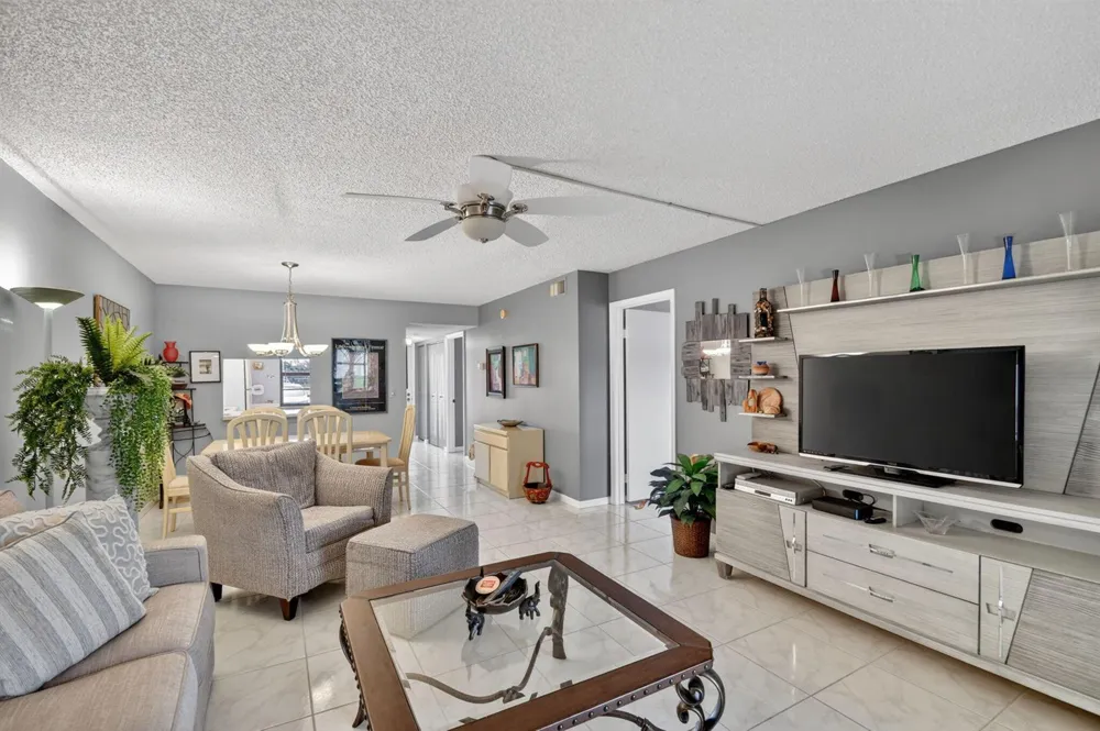 145 Lake Nancy Lane #128 West Palm Beach, FL 33411