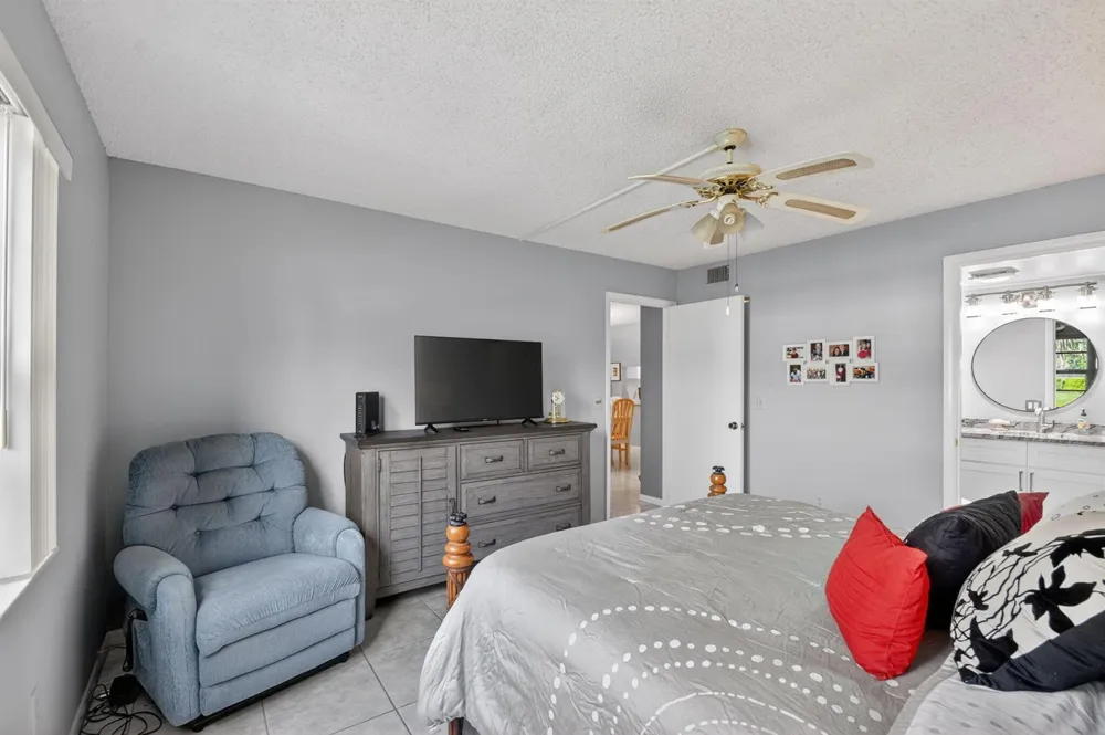 145 Lake Nancy Lane #128 West Palm Beach, FL 33411
