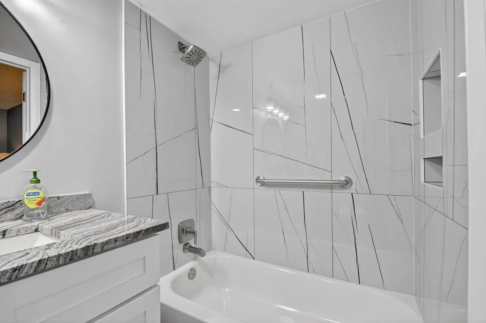 145 Lake Nancy Lane #128 West Palm Beach, FL 33411
