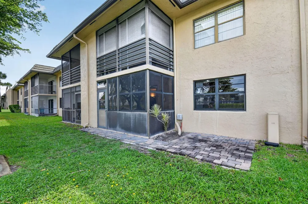 145 Lake Nancy Lane #128 West Palm Beach, FL 33411