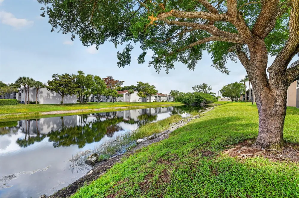 145 Lake Nancy Lane #128 West Palm Beach, FL 33411