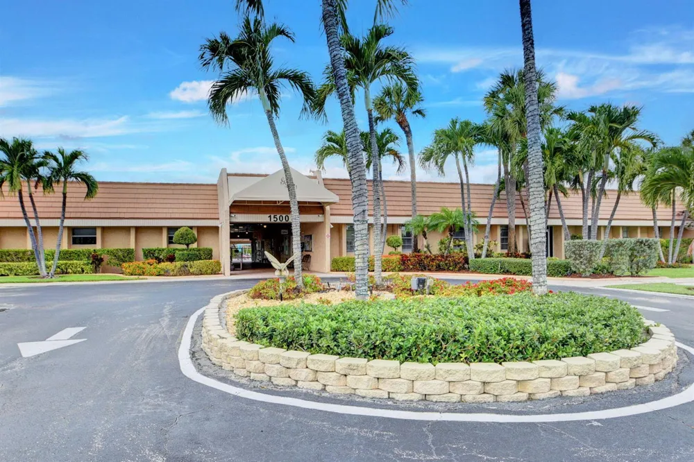 145 Lake Nancy Lane #128 West Palm Beach, FL 33411