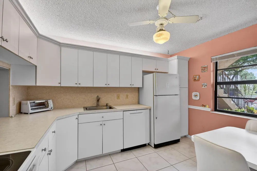 145 Lake Nancy Lane #128 West Palm Beach, FL 33411