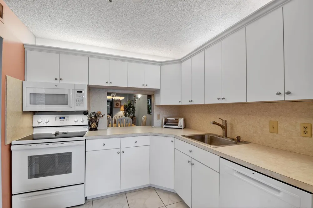 145 Lake Nancy Lane #128 West Palm Beach, FL 33411