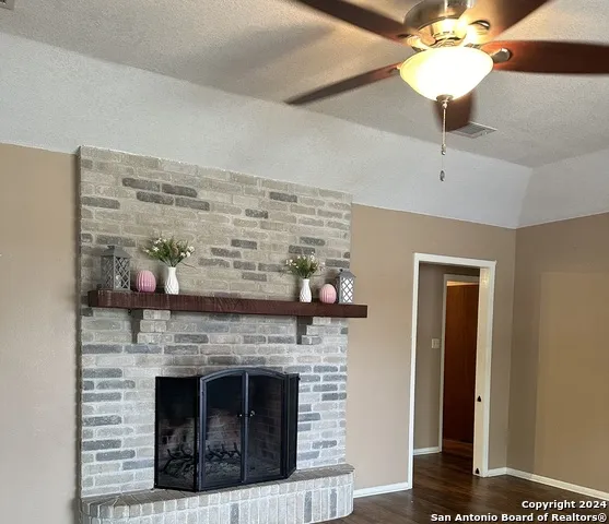 125 Bluebonnet Uvalde, TX 78801