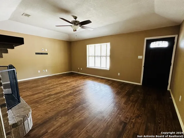 125 Bluebonnet Uvalde, TX 78801