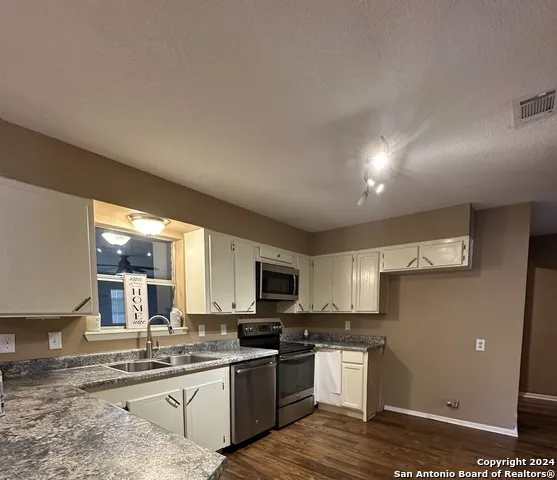 125 Bluebonnet Uvalde, TX 78801