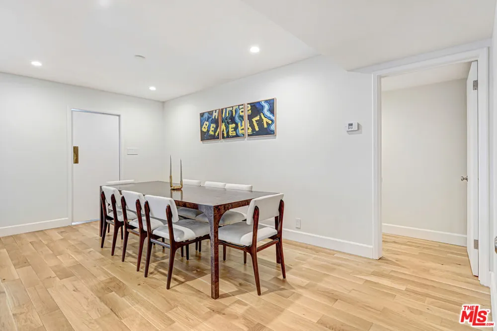 339 Oakhurst Drive Beverly Hills, CA 90210