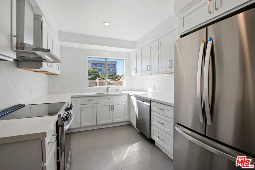 339 Oakhurst Drive Beverly Hills, CA 90210