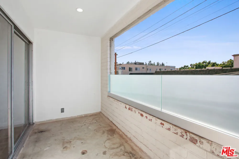 339 Oakhurst Drive Beverly Hills, CA 90210