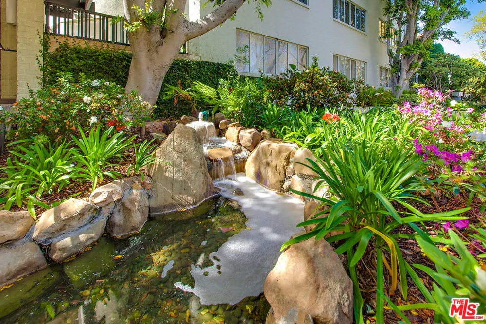 339 Oakhurst Drive Beverly Hills, CA 90210