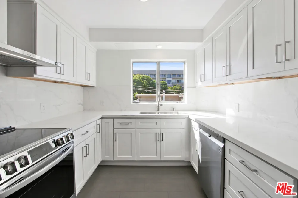 339 Oakhurst Drive Beverly Hills, CA 90210