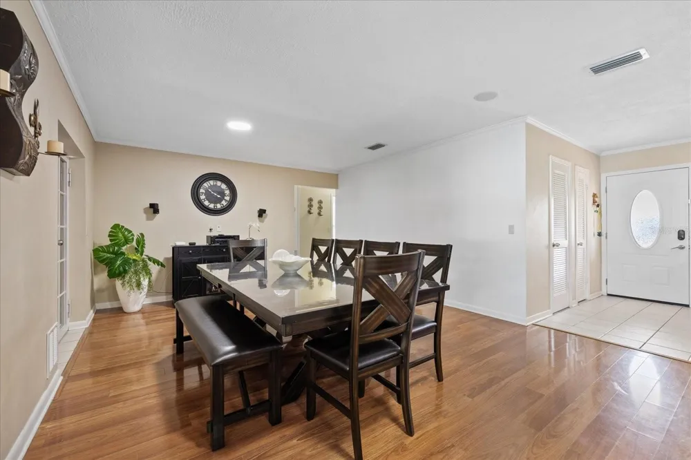 5809 HALE AVENUE Tampa, FL 33614