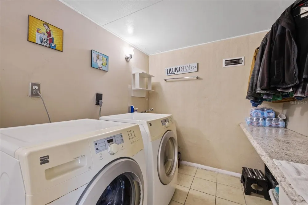 5809 HALE AVENUE Tampa, FL 33614