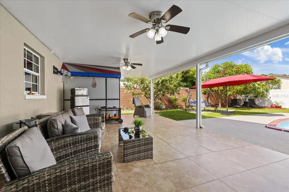 5809 HALE AVENUE Tampa, FL 33614